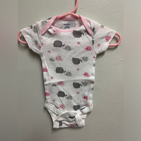 Gerber Elephant 3 piece onesie set - Picture 6 of 10